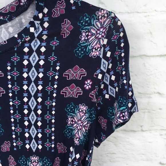 Style&Co Southwest Short Sleeve Twist Hem Tee XS - Picture 8 of 9